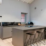 Daire Host4u - Beautiful 56 In Center Piazzale Arnaldo