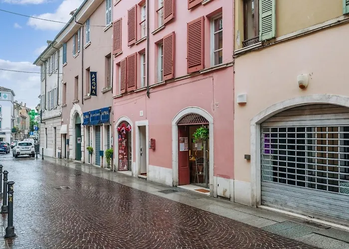Host4u - Beautiful 56 In Center Piazzale Arnaldo Appartement Brescia